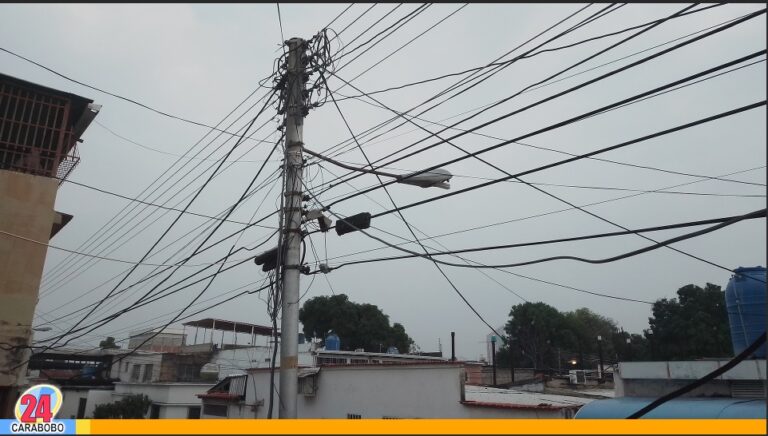 Vecinos De Banco Obrero En Guacara Esperan Por La Electricidad