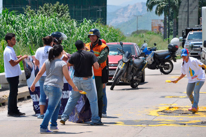 En fotos: Situación entre estudiantes y militares en La Cabrera