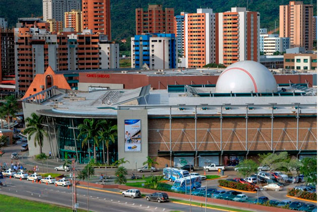 Centros Comerciales trabajarán el 16-D