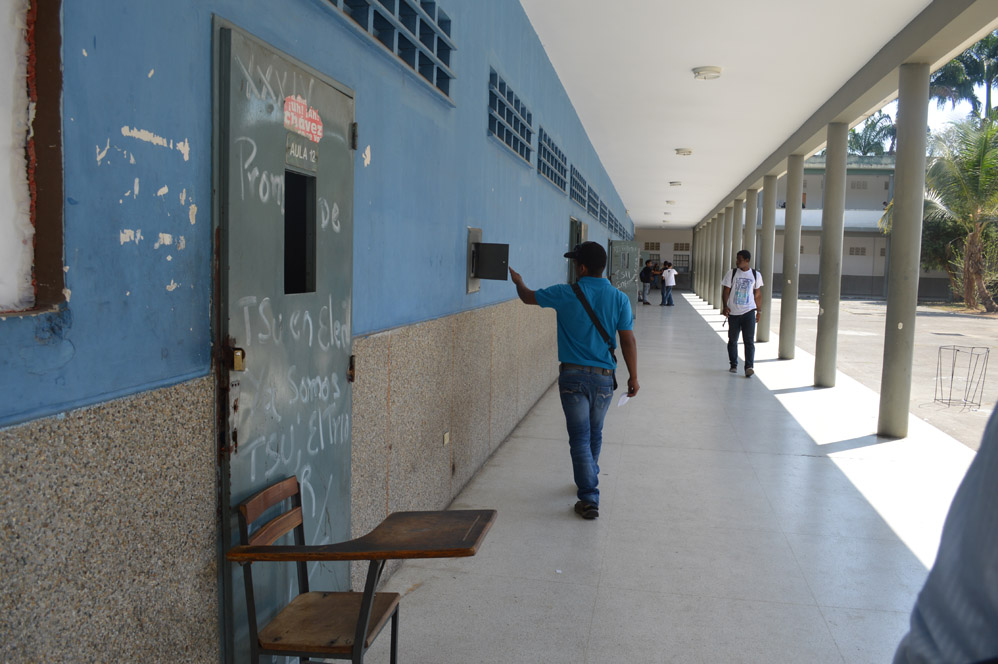 fotos: Observe porqué protestaron los estudiantes del Iuteval