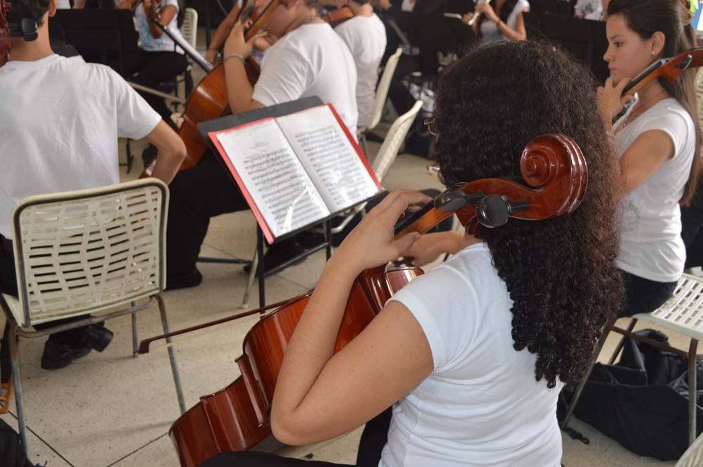 En fotos: ¡Amor a la música! Así ensayan los jóvenes de la orquesta sinfónica