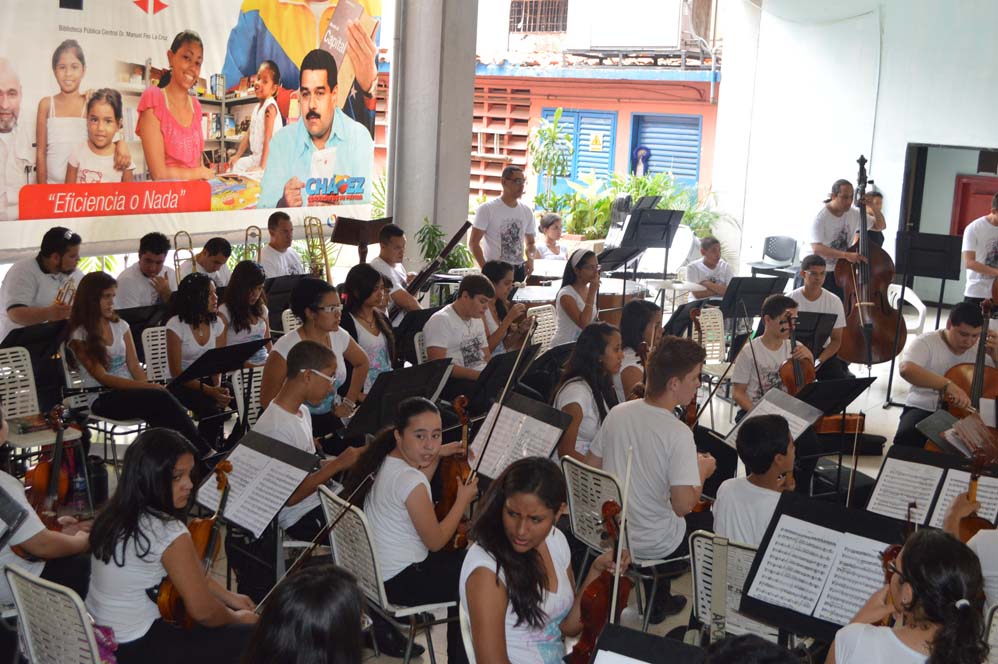 En fotos: ¡Amor a la música! Así ensayan los jóvenes de la orquesta sinfónica