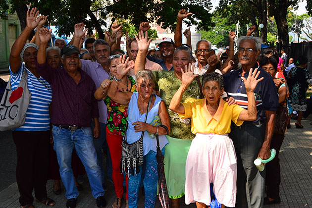 Adultos mayores en Carabobo nuevas pensiones