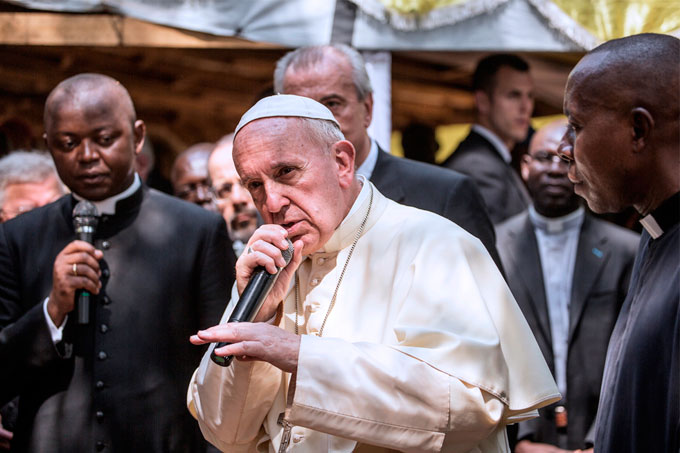 La imagen: ¡OMG! El papa Francisco inspira a los raperos con esta pose