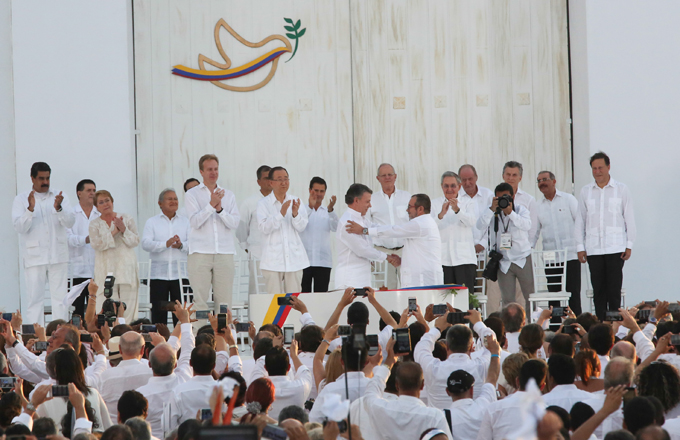 Firma del acuerdo de paz entre el gobierno de Colombia y la FARC