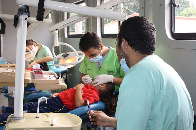 Escuelas de Naguanagua recibirán atención odontología gratuita
