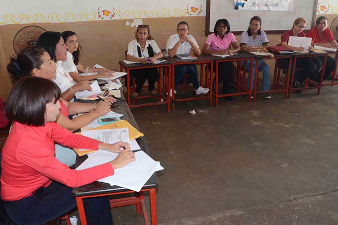 Directoresde Puerto Cabello planifican la agenda del periodo escolar 2016-2017