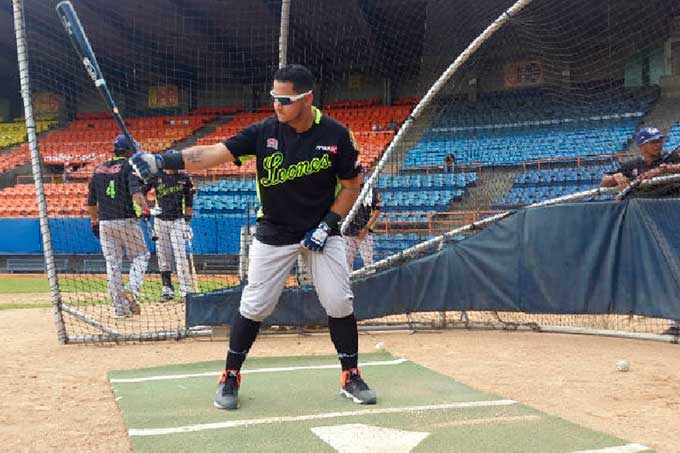 Henry “Pollito” Rodríguez se incorporó a los entrenamientos del Caracas