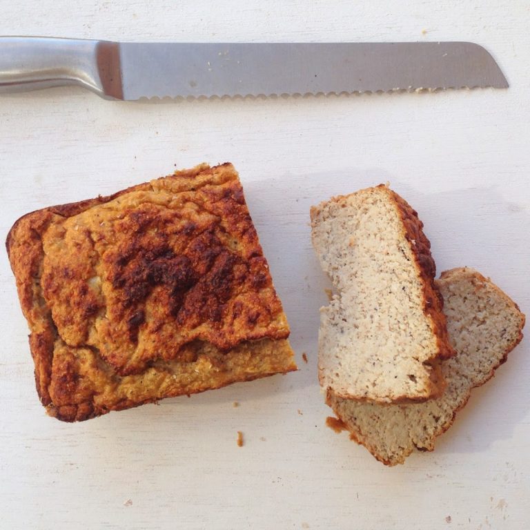¿Se acabó el pan? Mira cómo preparar uno sin harina ni mantequilla
