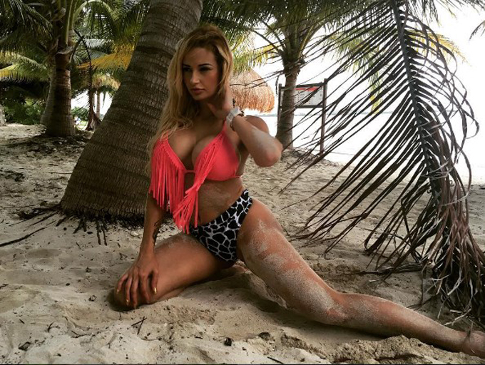 En fotos: ¡Al estilo Diosa Canales! La Tigra se quitó la ropa en Cancún -  Fotos