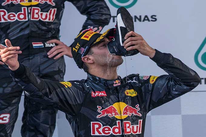 El piloto Daniel Ricciardo ganó el Gran Premio de Malasia de la F1