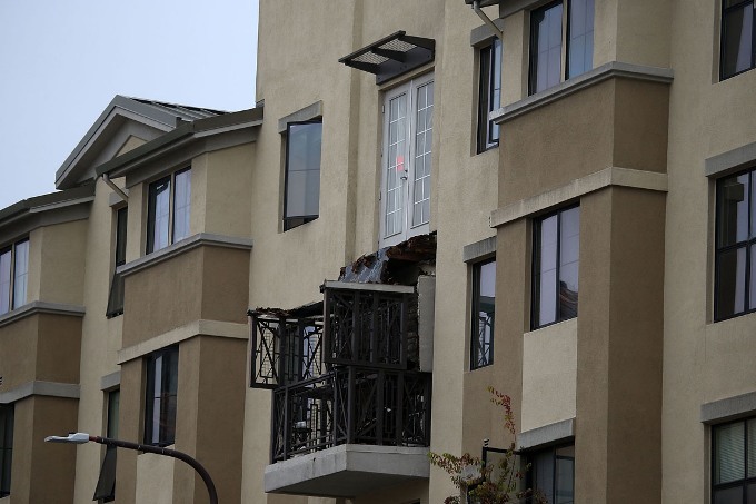 Fallecieron 4 personas al desplomarse balcón en Francia