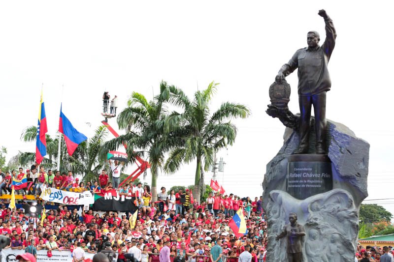 La imagen: inauguran escultura de Chávez diseñada por un ruso