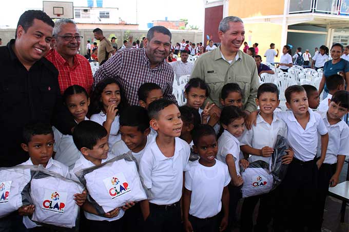 CLAP Textil beneficiará a 125 mil niños de planteles educativos carabobeños