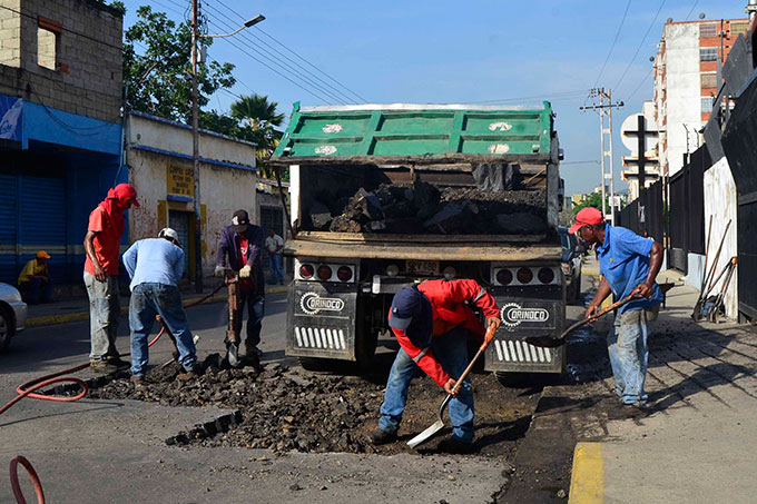 En Guacara continúa la reparación de vías de la zona