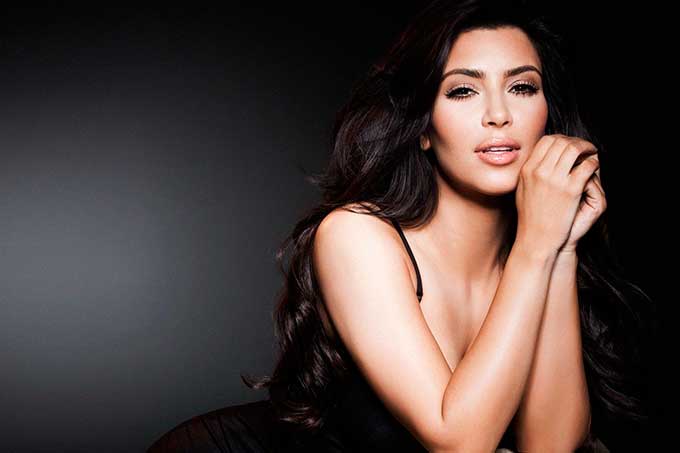 En video: Kim Kardashian se disfrazó de Selena Quintanilla