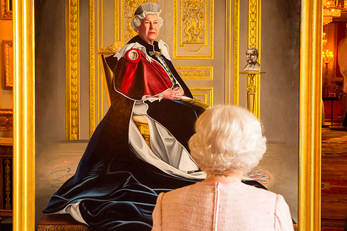 Así es el nuevo retrato oficial de la Reina Isabel II (+fotos)