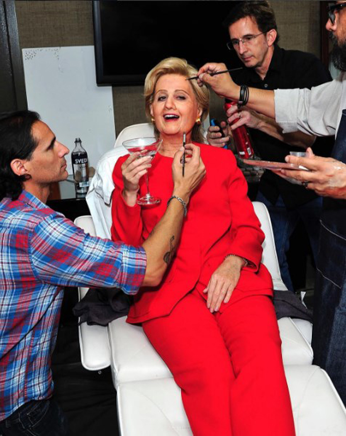 ¡OMG! Katy Perry se disfrazó de Hillary Clinton para Halloween (+fotos)