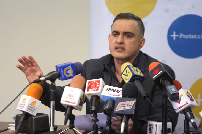 Tarek William Saab: esta semana debe concretarse reunión entre Santos y Maduro