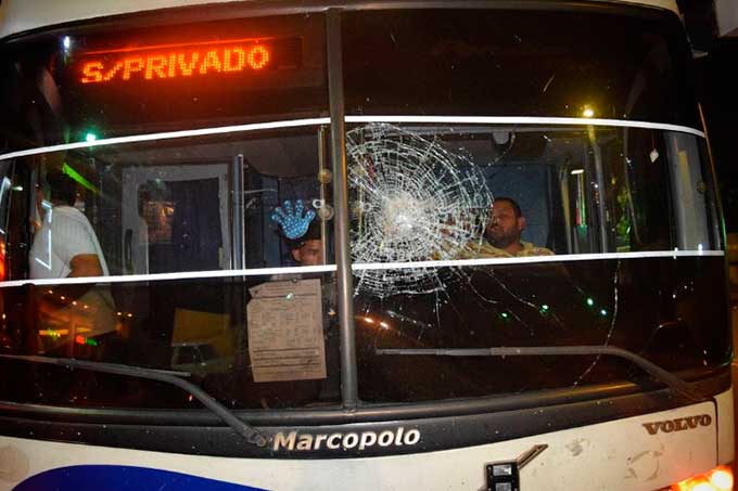 Autobús donde viajaba el Carabobo Fútbol Club fue atacado