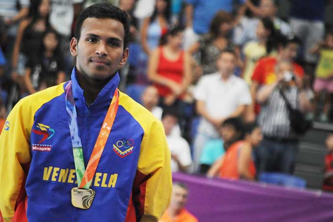 Karateca Andrés Madera ganó otra medalla de bronce para Venezuela