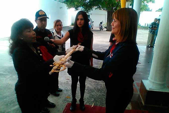 Réplica de espada de  Bolívar llegó a Casa de Cultura de San Joaquín