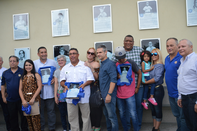 Magallanes incluyó a 4 miembros en su Salón de la Fama (+fotos)