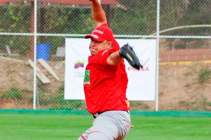 Softbol venezolano lamenta la muerte del lanzador Joan Colombo
