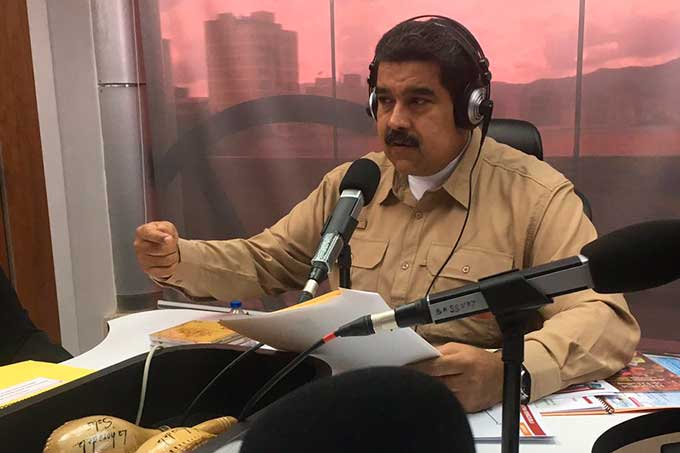 Maduro: tenemos más de 240 mil estudiantes becados