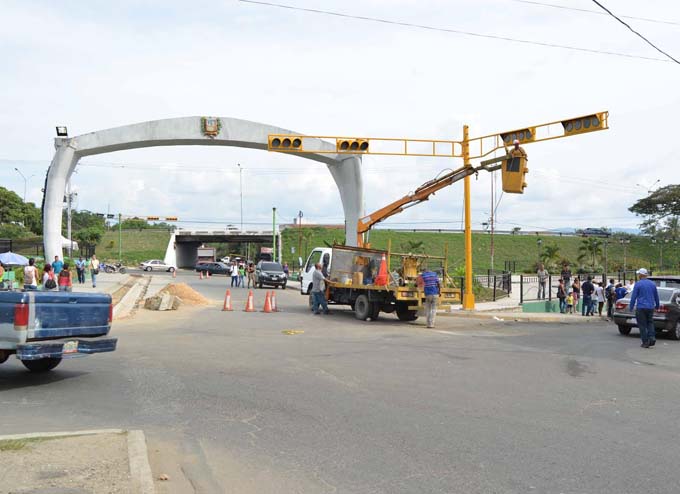 Alcaldía de Libertador instaló nuevos semáforos en Puente de Tocuyito