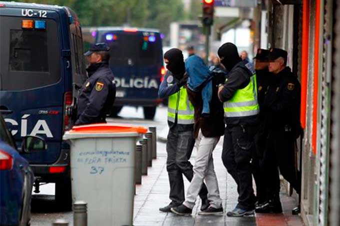 Detienen a 7 yihadistas que planeaban atentado suicida en Francia