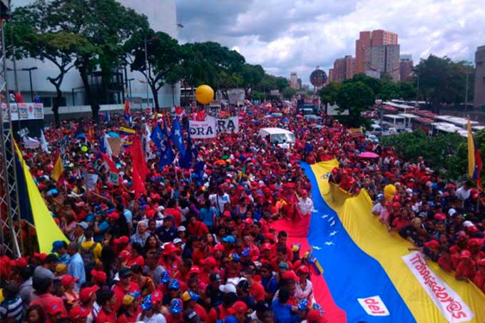 Pueblo venezolano se moviliza en respaldo al Gobierno