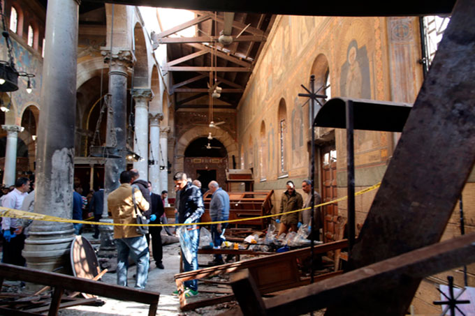 Atentado contra una iglesia en El Cairo dejó 25 muertos