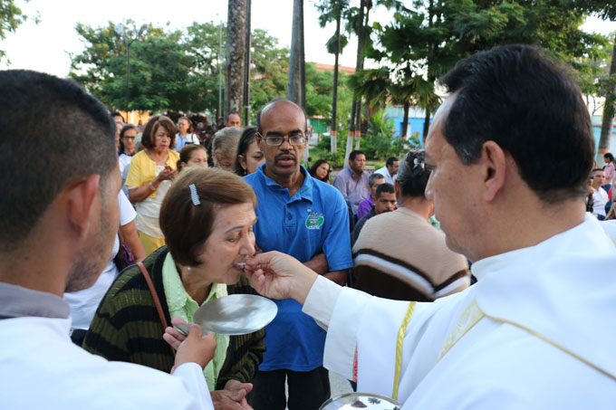 Libertadorenses se dieron la paz en el inicio de las Misas de Aguinaldos