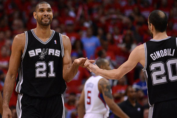 San Antonio Spurs homenajeó a Tim Duncan y retiró su camiseta