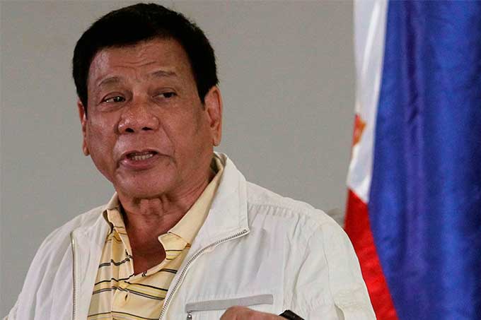 ¡Polémica! Presidente de Filipinas llama «idiotas» a los estadounidenses