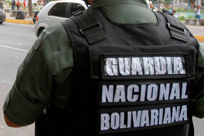 ¡Por extorsión! Un policía y cuatro GNB fueron detenidos en Maiquetía