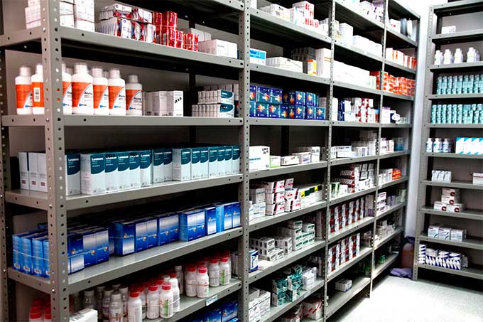 Eduardo Samán: farmacias niegan medicamentos a pacientes