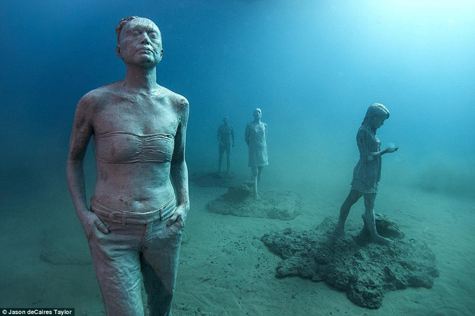En fotos: ¡Sorprendente! Abrieron un museo bajo el agua en España