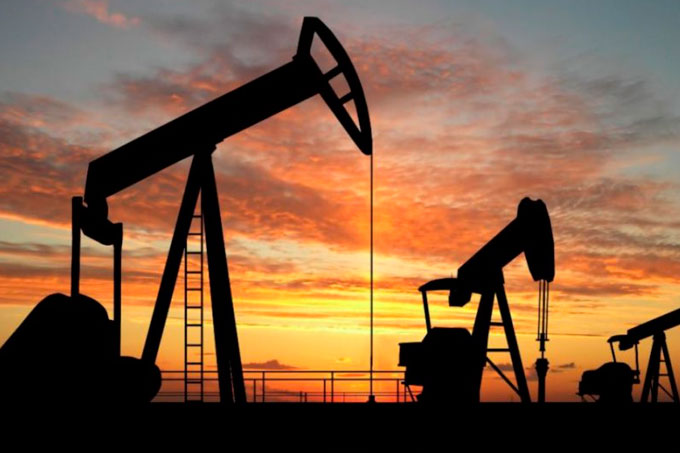 Países productores de petróleo recomiendan mantener recorte en la producción