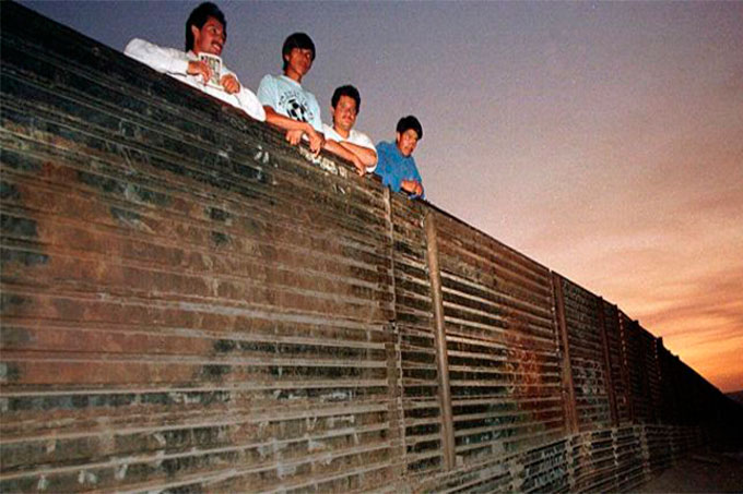 Trump reitera la creación de un muro fronterizo con México