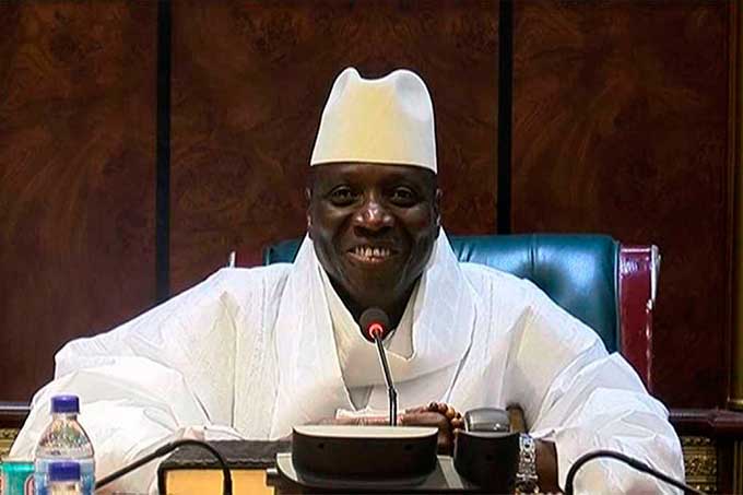 Yahya Jammeh presidente de Gambia dejará el poder y abandonará el país