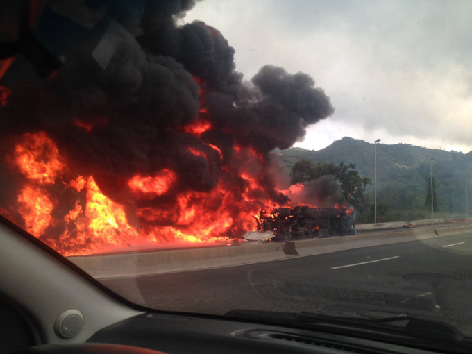 Gandola de combustible se incendió en la ARC (+fotos)