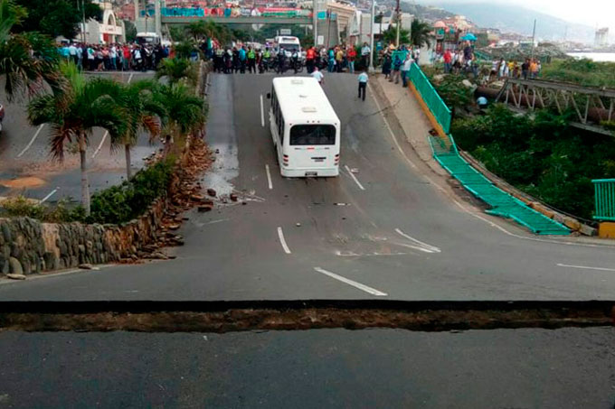 Gobierno trabaja para restituir el paso en el Puente Guanape