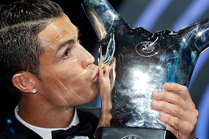 Cristiano Ronaldo fue elegido como jugador del año por la FIFA
