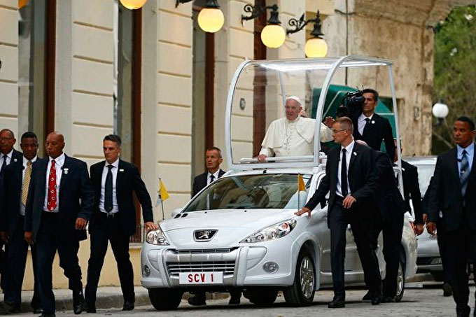 Papa Francisco aseguró que no aumentará la seguridad durante sus viajes