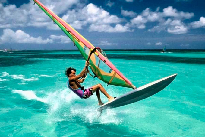 ¡Agua y viento! Windsurf un deporte para los más precisos