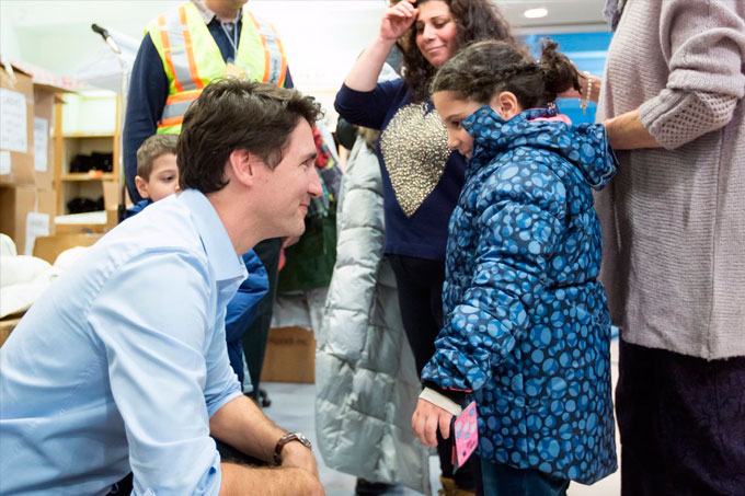 Justin Trudeau le da la bienvenida a los refugiados rechazados por Trump