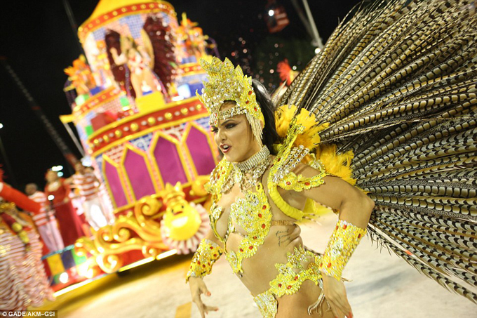 En fotos: ¡Colorido! Arrancó el Carnaval en Río de Janeiro