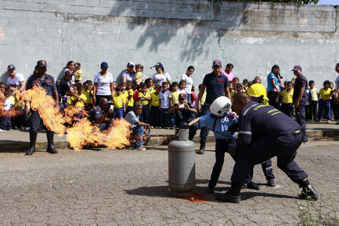 Bomberos de Libertador realizaron simulacro de desalojo en comunidad Los 300’s